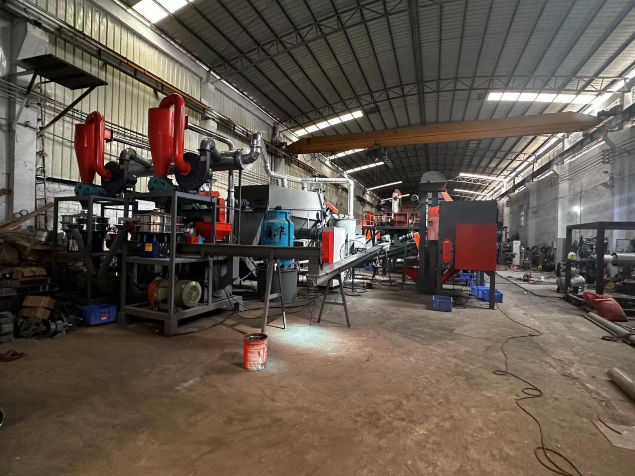 Aluminum plastic separating machine